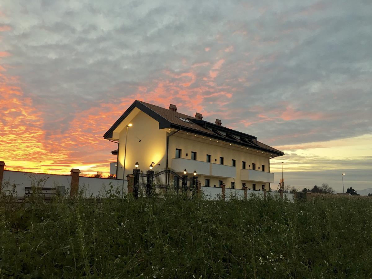 Mattone Aparthotel Lanzenkirchen Exterior foto